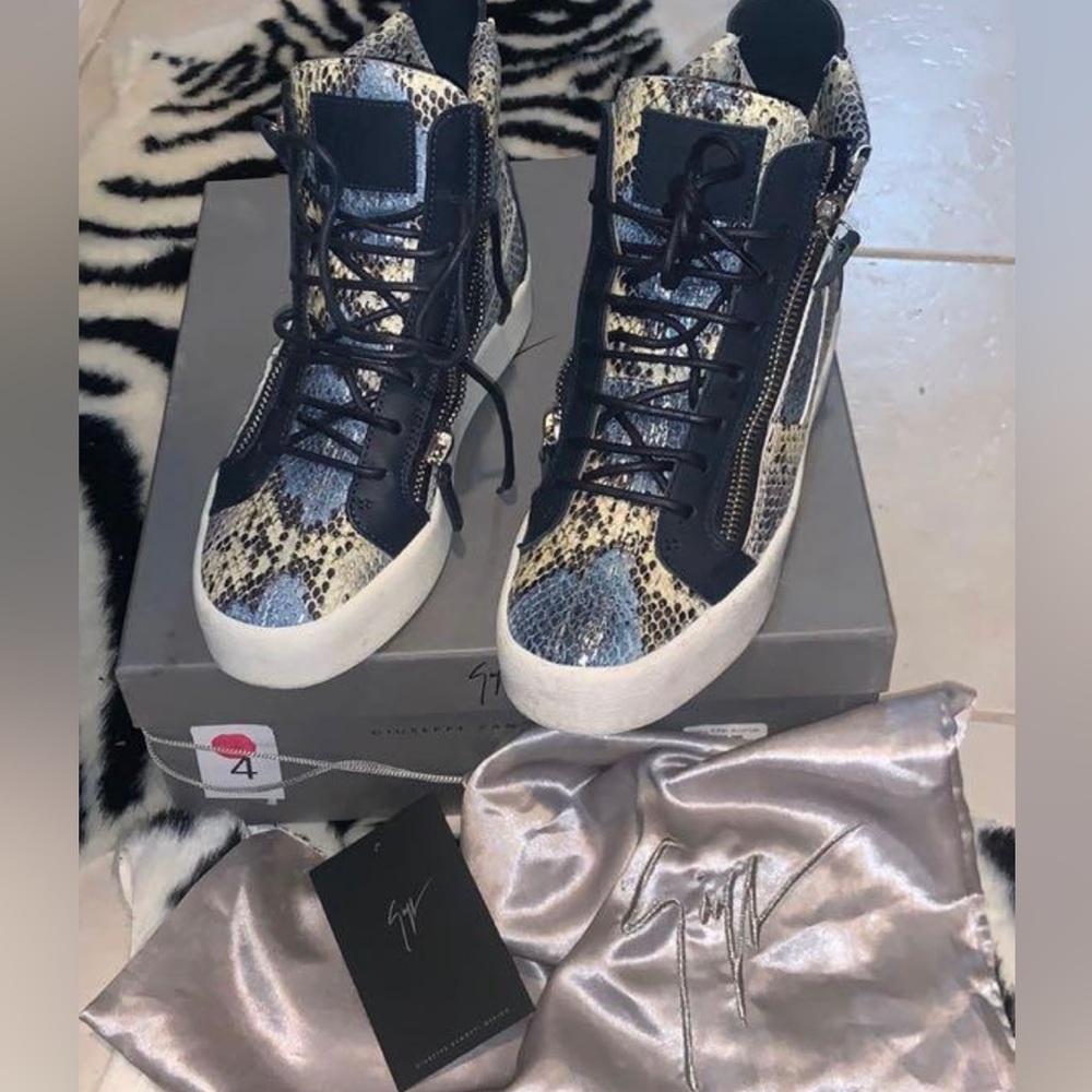 Giuseppe Zanotti Authentic high top sneakers *missing left insole* - Picture 3 of 7